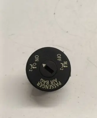 Passenger airbag on/off switch
