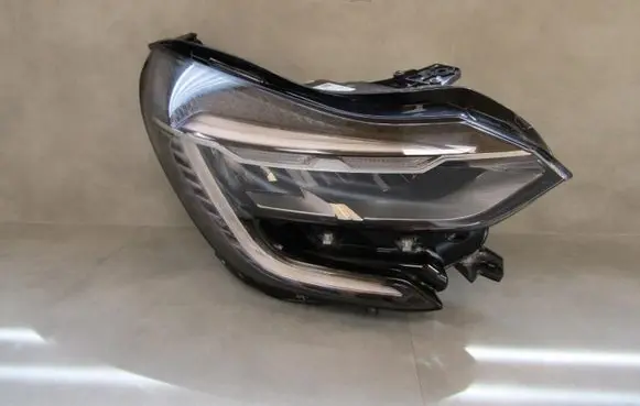 Renault Captur II Headlight/headlamp 260104900R