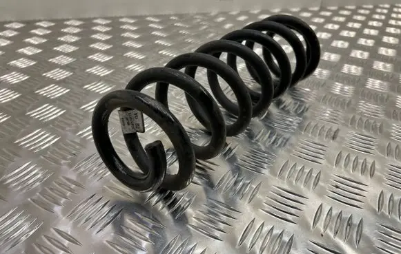 Audi Q3 F3 Rear coil spring 5QF511115 0005