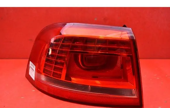 Volkswagen PASSAT CC Rear/tail lights 