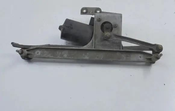 Saab 900 Front wiper linkage 