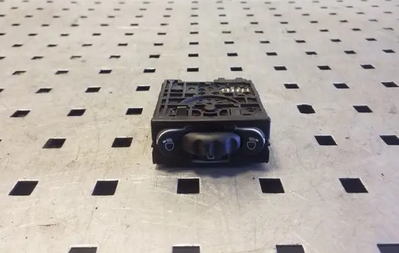 Renault Trafic II (X83) Headlight level height control switch 8200379685 7700841235