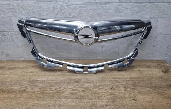 Opel Mokka Front bumper upper radiator grill 95420355
