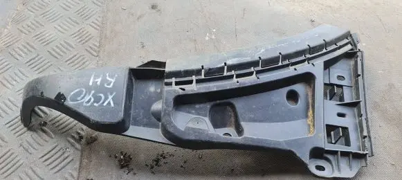 Volvo XC90 Front bumper mounting bracket 08620564