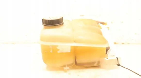 Volvo C30 Coolant expansion tank/reservoir