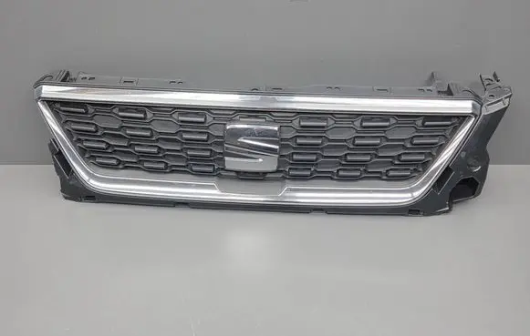 Seat Ibiza V (KJ) Front bumper upper radiator grill 6F0853654D