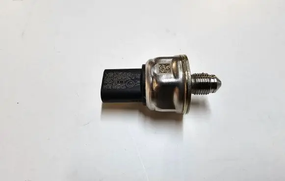 Fuel pressure sensor