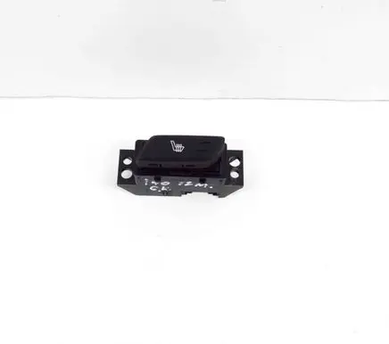 Hyundai i40 Seat heating switch 39R2001000 39R2001200