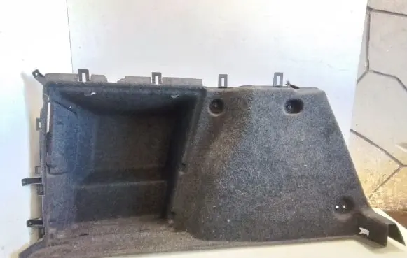 Skoda Octavia Mk2 (1Z) Trunk/boot lower side trim panel 1Z9867427M