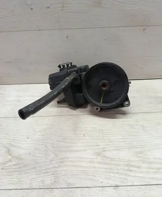 Mercedes-Benz E W212 Power steering pump A0064664701 7693900514