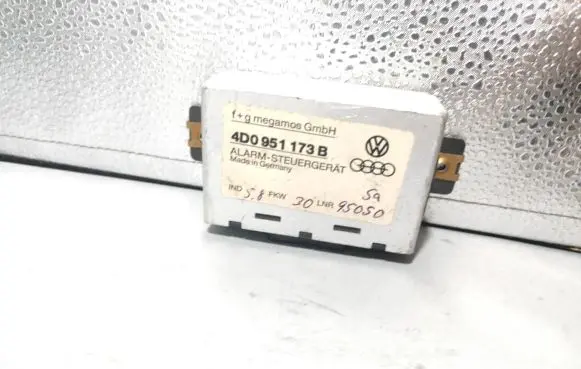 Audi A4 S4 B5 8D Alarm control unit/module 4D0951173B