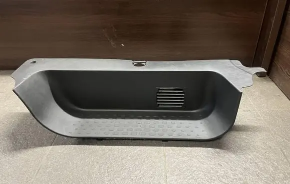 Renault Trafic III (X82) Front sill trim cover 93868844