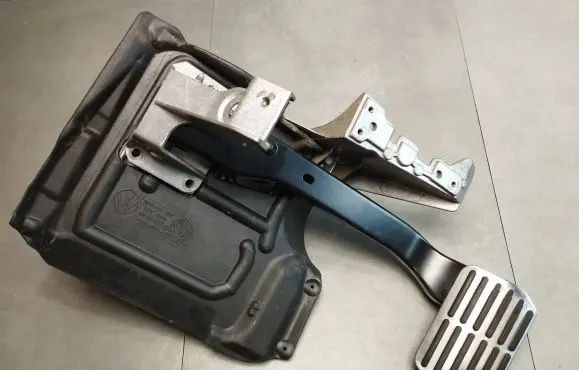 Volkswagen Phaeton Brake pedal 3D1723031AG
