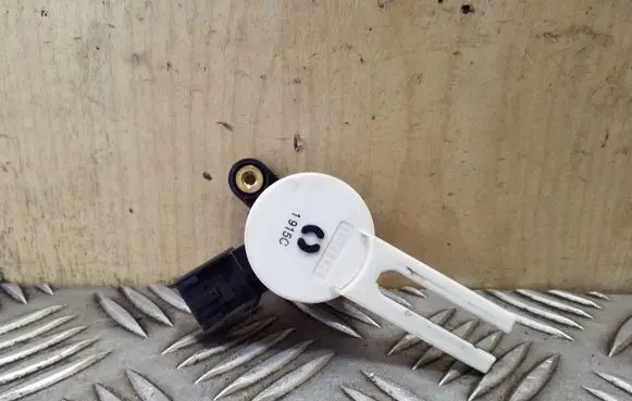 Clutch pedal sensor