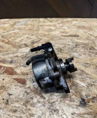 Vacuum pump