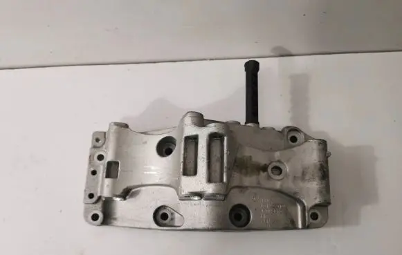 BMW 7 G11 G12 Generator/alternator bracket 7619250