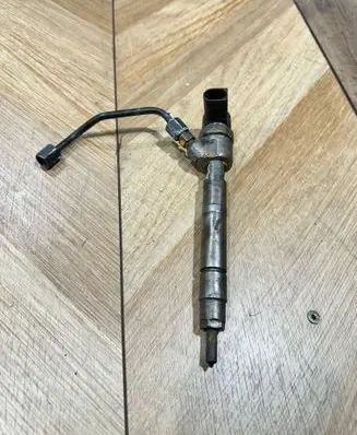 Mercedes-Benz E W211 Fuel injector a6130700987