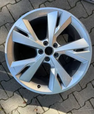 Audi Q4 e-tron R20 alloy rim 89A601025M
