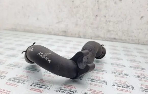 Volkswagen PASSAT B6 Engine coolant pipe/hose