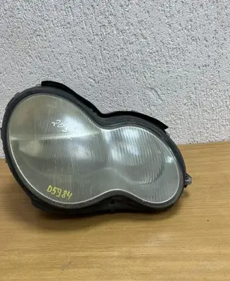 Mercedes-Benz C W203 Headlight/headlamp 0301166202 D5984