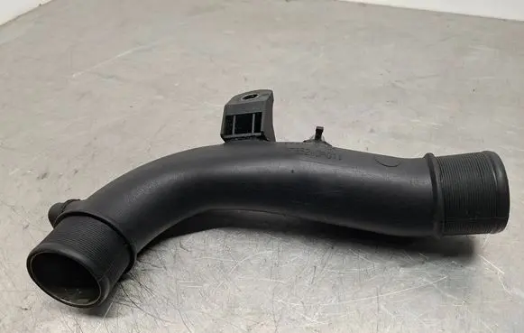 Toyota Avensis T250 Intercooler hose/pipe 173620R011