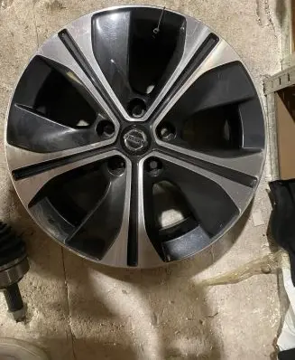 Nissan Leaf II (ZE1) R17 alloy rim 