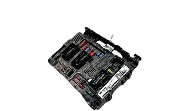 Peugeot 206+ Fuse module 9643498980