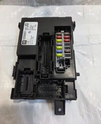Opel Meriva B Fuse box set 13356921