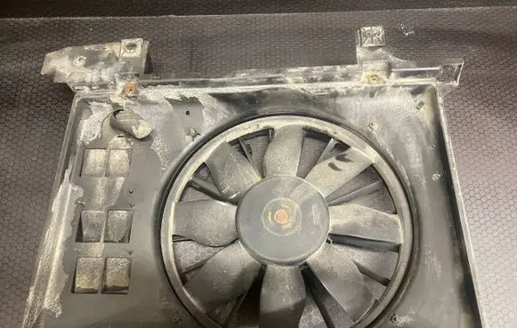 Volvo C70 Electric radiator cooling fan 23200402