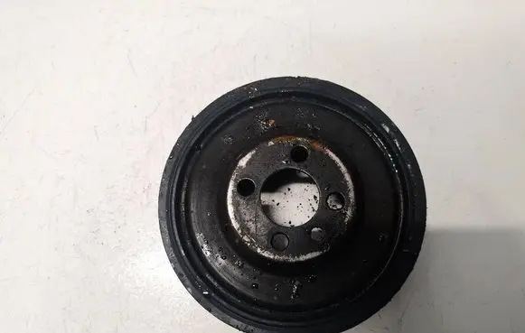 Audi A1 Crankshaft pulley 038105243M