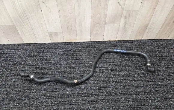 BMW 5 G30 G31 Engine coolant pipe/hose 8602600