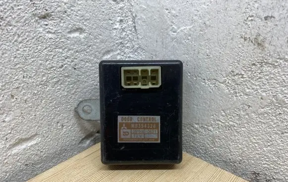 Mitsubishi Space Wagon Other control units/modules MB354328 0515000631