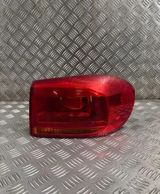 Volkswagen Tiguan Rear/tail lights 5N0945312D