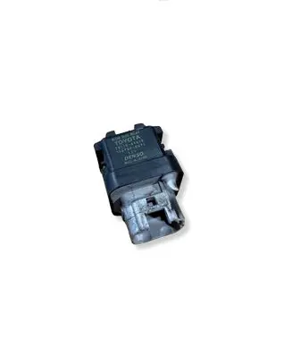 Toyota Avensis T250 Glow plug pre-heat relay 2861067010 1567000671