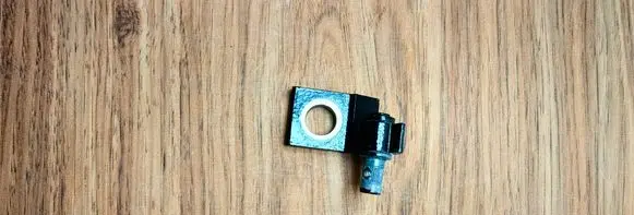 Skoda Octavia Mk4 Front door lower hinge 8X4833405A
