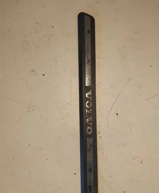 Volvo V70 Front sill trim cover 8659960