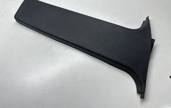BMW 5 E34 (C) pillar trim 81388589