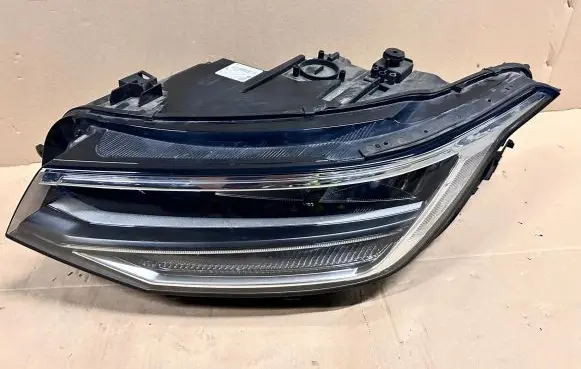Volkswagen Tiguan Headlight/headlamp 5NB941035C