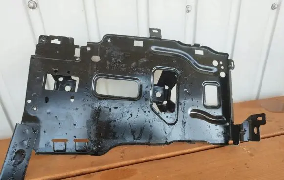 Citroen DS7 Crossback Battery tray 9815288580
