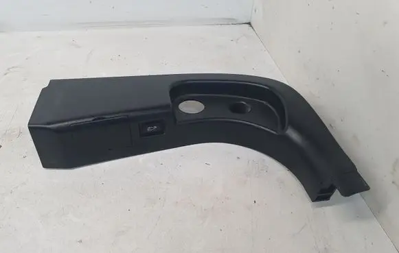 BMW 5 E60 E61 Foot area side trim 51437025029 22339910G A047467