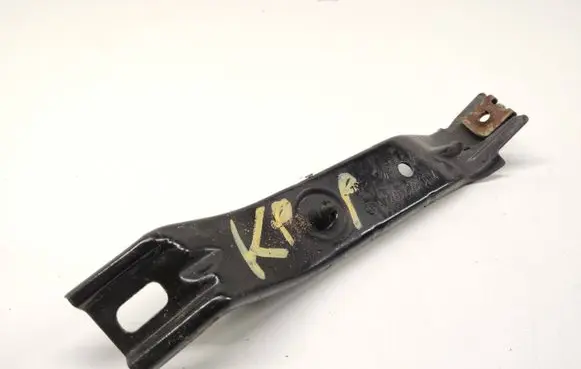 Mercedes-Benz B W246 W242 Fender mounting bracket A2466280114