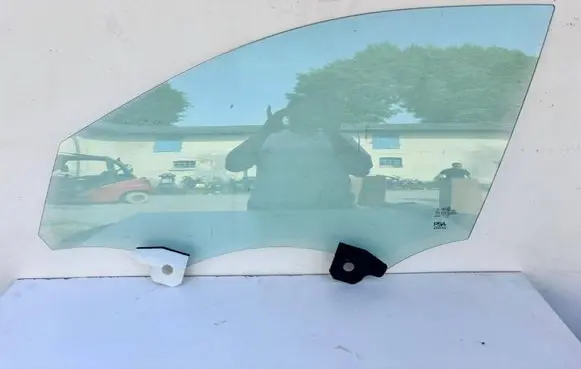 Peugeot 308 Front door window glass four-door 9830996980 43R011093