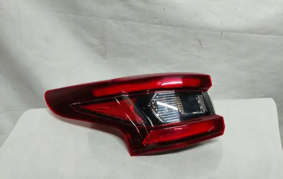 Nissan Rogue Rear/tail lights 22023780