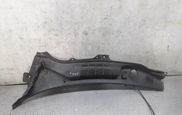 Infiniti FX Wiper trim 66863CG00A