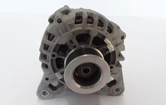 Renault Clio III Generator/alternator 8200654541
