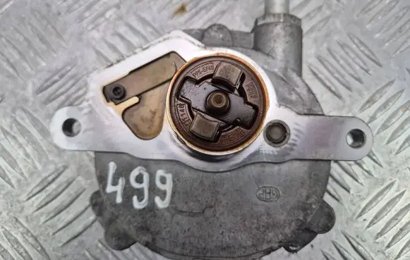 Mercedes-Benz E W212 Vacuum pump A2712301665