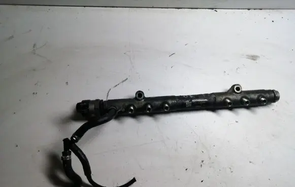 Volvo XC90 Fuel main line pipe 30757146 0445215023