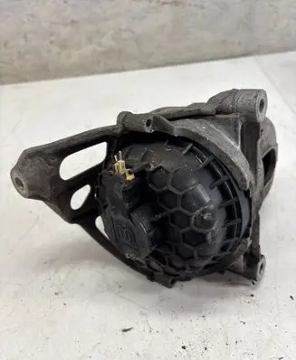 Audi A5 Engine mount bracket 4M0199671 1403201