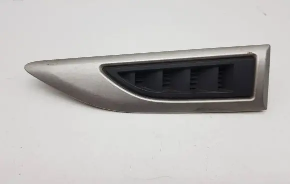 Chevrolet Captiva Fender grill 95027406