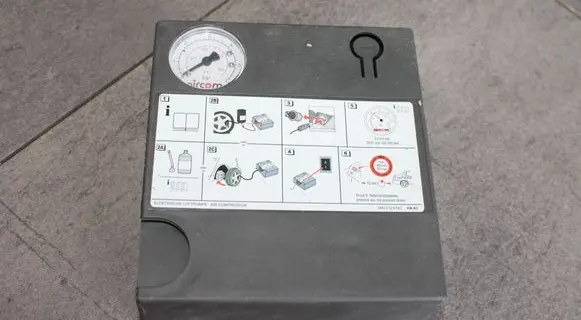 Porsche Cayenne (92A) Tire air pump compressor 5N0012615C AIRCOMPRESSOR